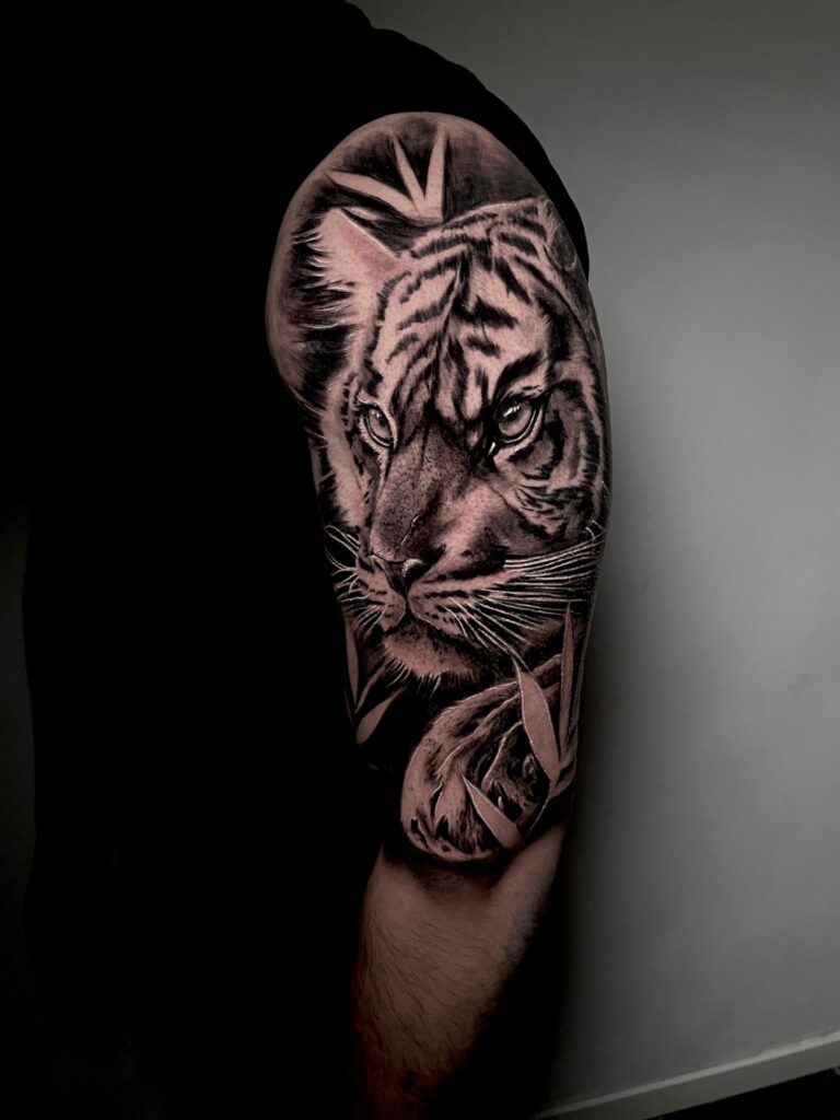 SANDRA TAVIRA tatuaje