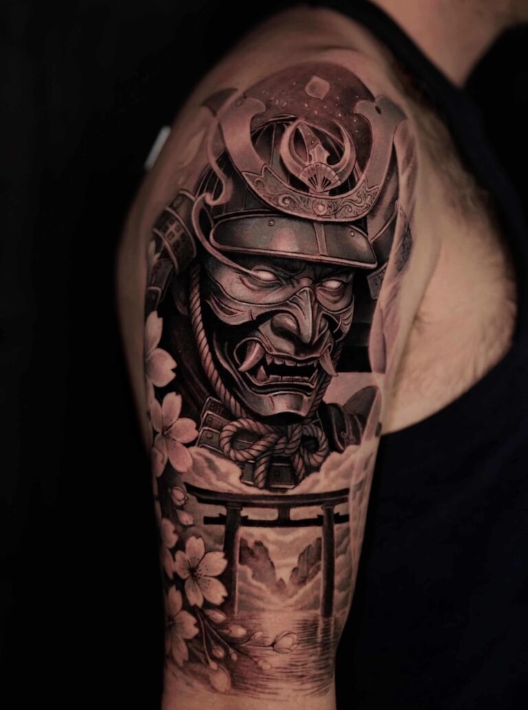 MIKE FELONE tatuaje