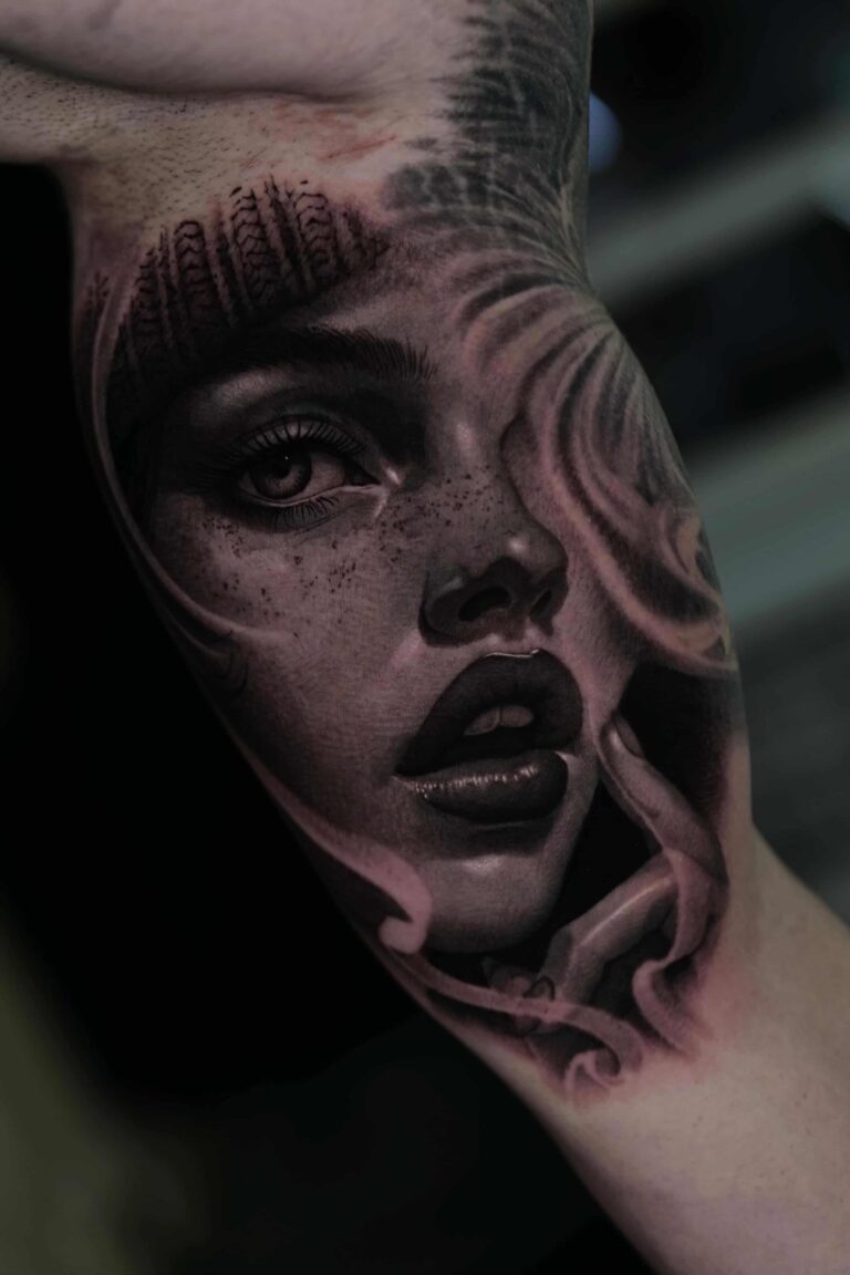 MIKE FELONE tatuaje
